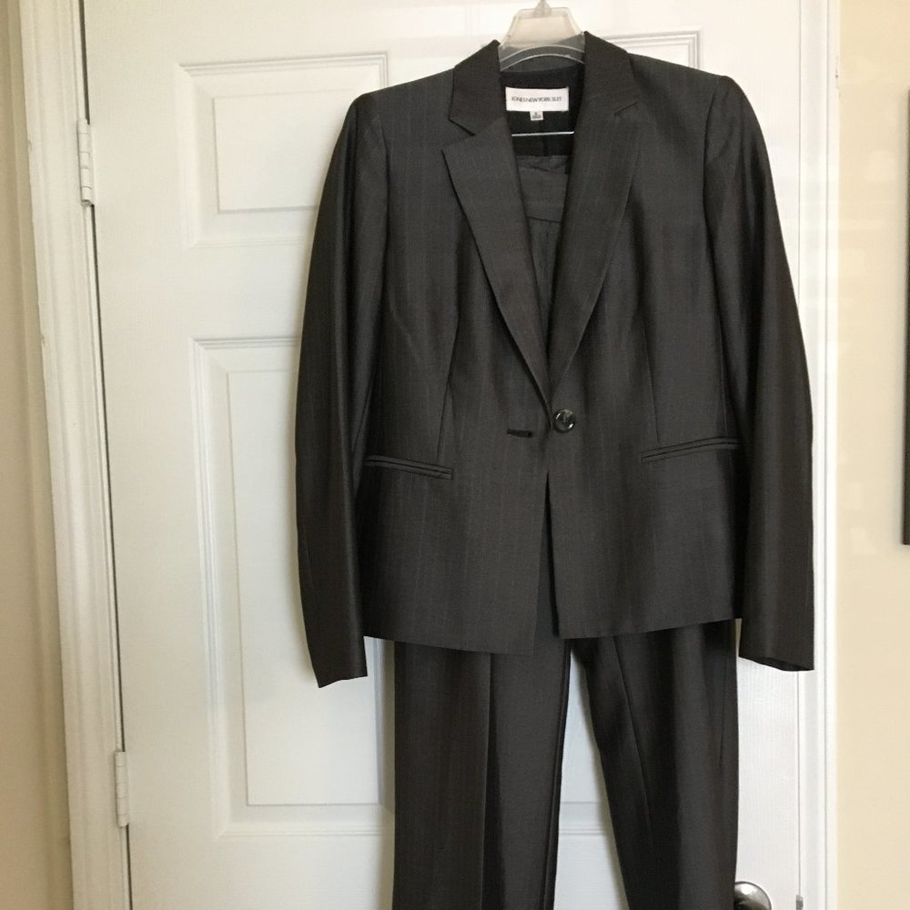 Jones New York Pant Suit Size 8